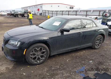 2017 Chrysler 300 300S Awd z USA, uszkodzony, nr VIN 2C3CCAGG0HH612840